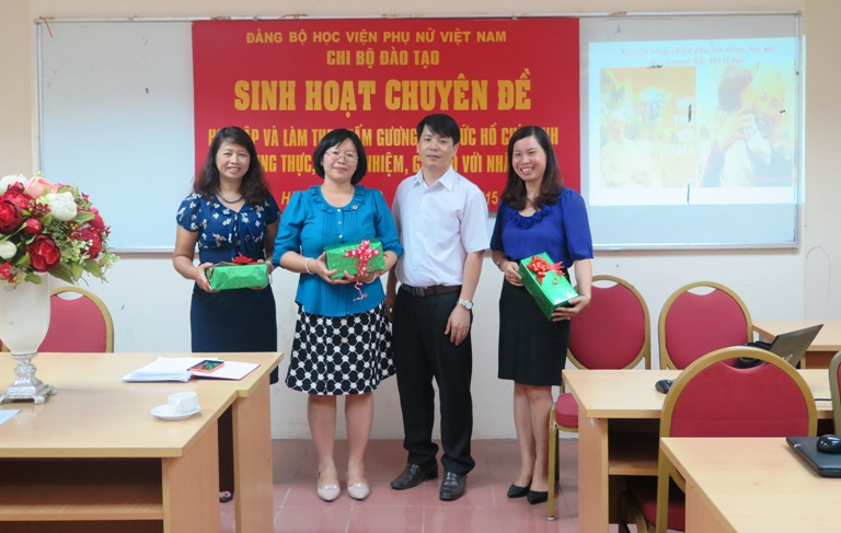 Khoa Công tác xã hội